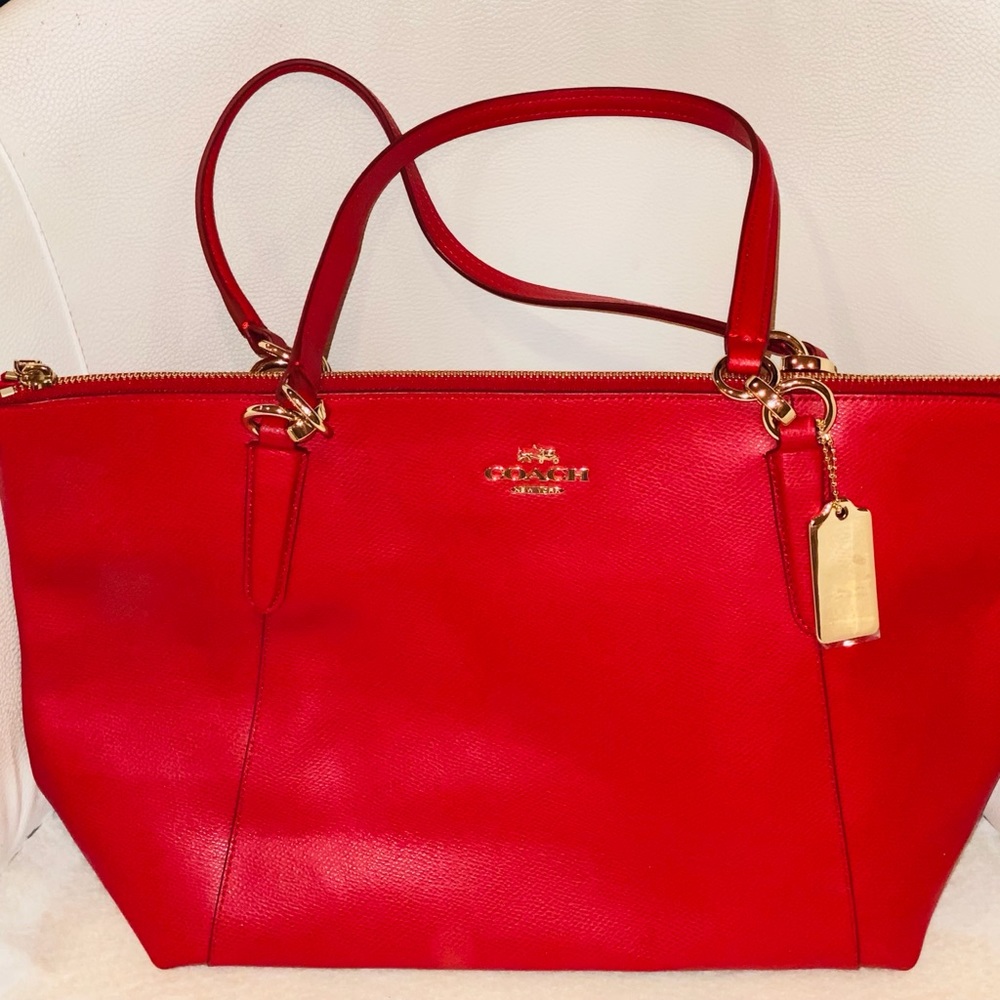 NWT COACH SHOULDER BAG